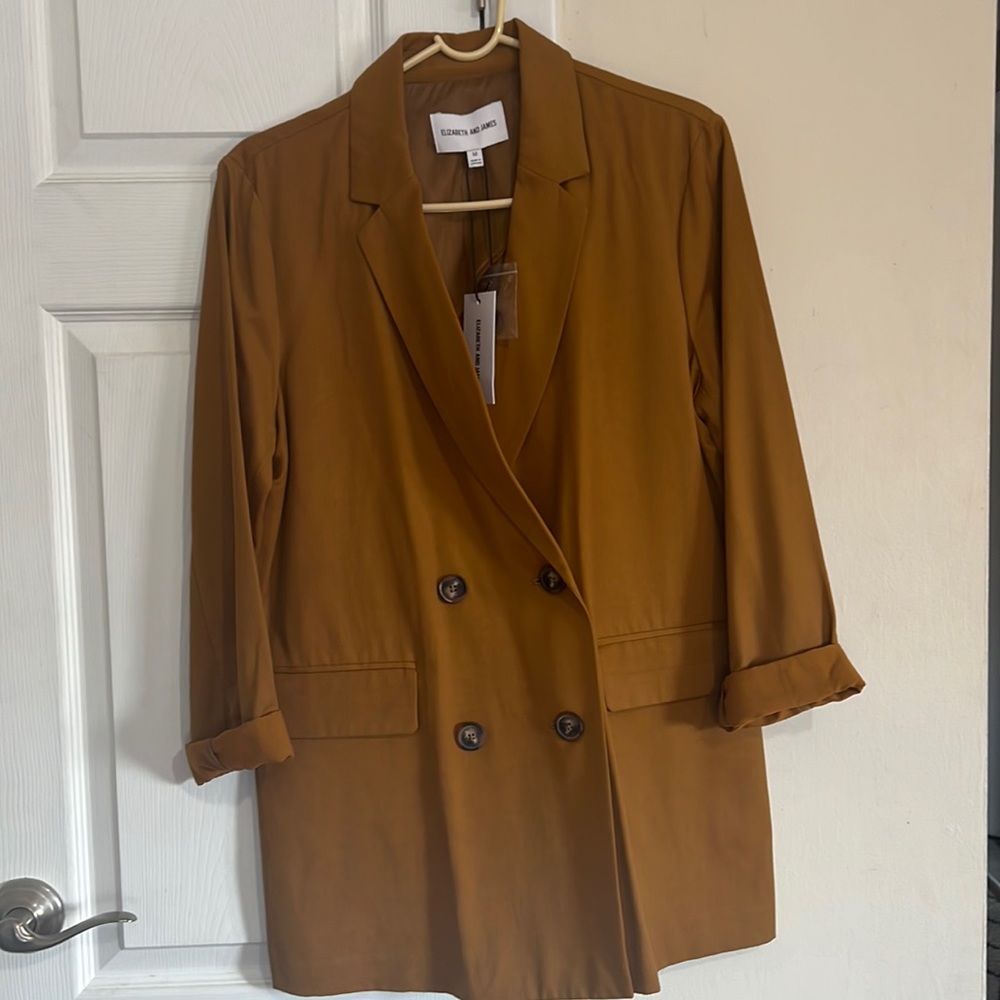 NWT James and Elizabeth oversized blazer. Perfect for the fall season 🍁